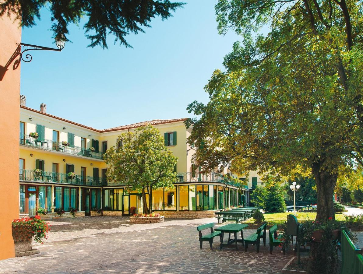 Park Hotel Jolanda San Zeno di Montagna Eksteriør bilde